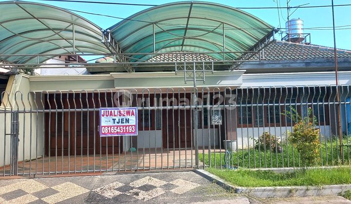 Rumah di Jalan Margorejo Indah, Surabaya