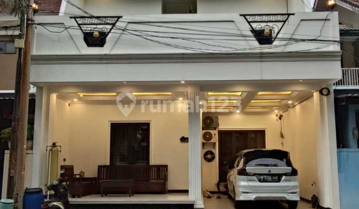Rumah 3 Lantai Renovasi 2004 Depan Taman Cluster Aralia Harapan Indah Bekasi