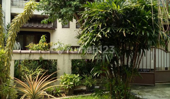 Rumah 2 Lantai Bagus SHM di Cinere, Jakarta Selatan