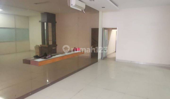 Ruko Gandeng 3 Lt + Basement Untuk Usaha 2