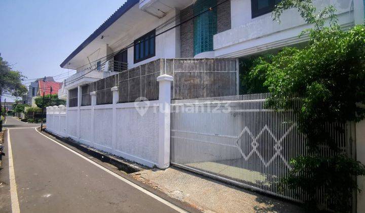 Rumah 2 Lantai Hoek Hadap Utara 1