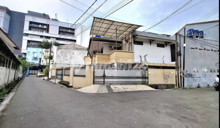 Selangkah ke Univ. Trisakti Rumah Kost Tawakal Lokasi Strategis, Jakarta Barat Selangkah ke Univ. Trisakti Rumah Kost Tawakal Lokasi Strategis, Jakarta Barat