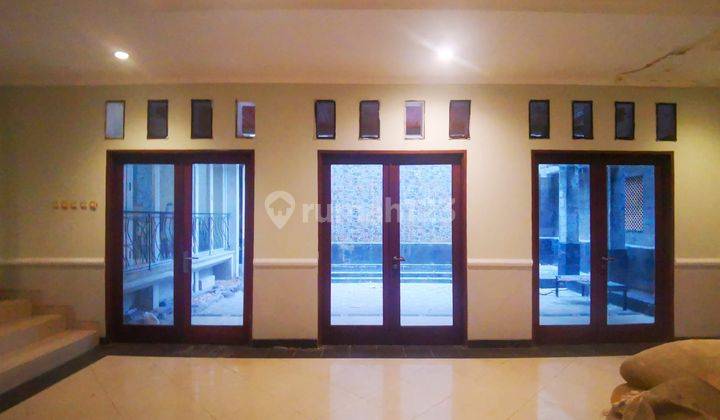 Rumah Mewah Tomang selangkah ke Mal Taman Anggrek 2