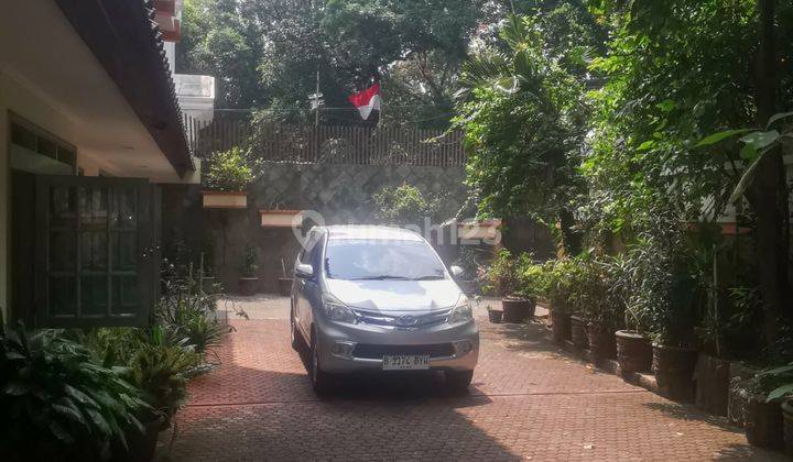 Rumah Kondisi Bagus di Lokasi Premium, Kebayoran Baru 2