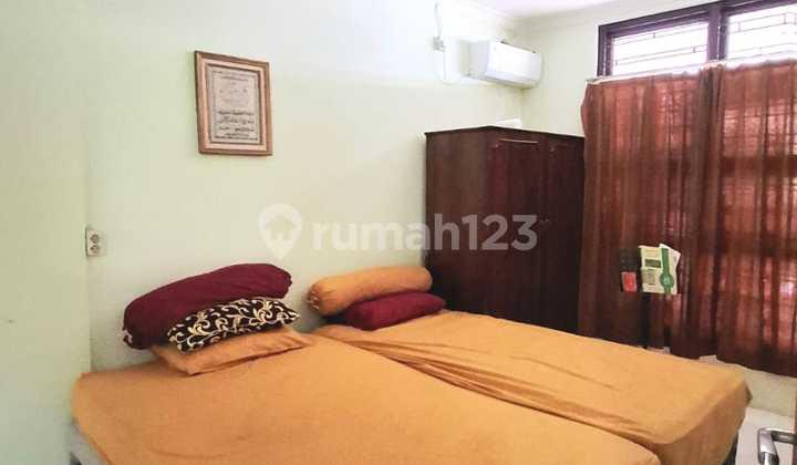 Rumah Dijual 1,5 Lantai Terawat di Pondok Indah 2