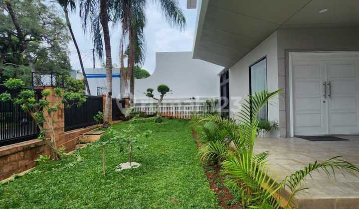 Disewakan Rumah Mewah Pondok Indah Lokasi Tenang di Pondok Indah 2