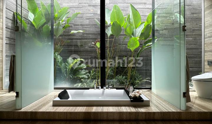 Dijual Rumah Bagus Nyaman Bebas Banjir di Jl Darmawangsa 2