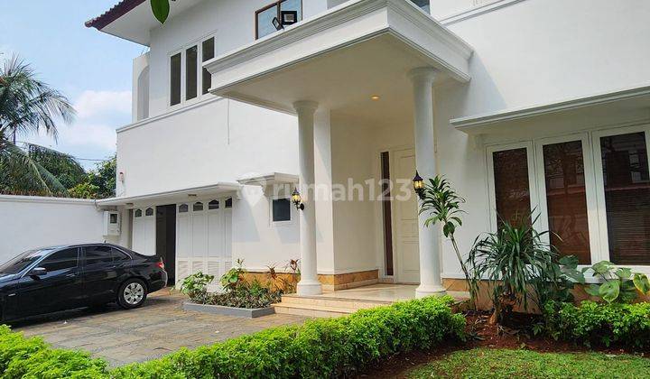 Dijual Rumah murah turun harga 3 Lantai bebas banjir SHM di Jl kemang raya 1