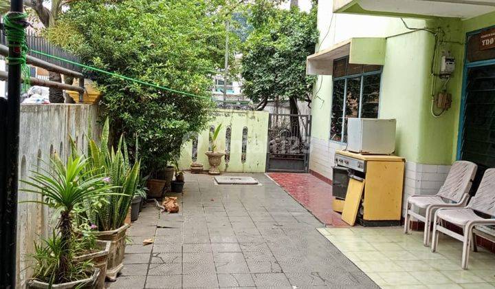 Rumah Tua di Kav POLRI Jl Jelambar Madya Petamburan Jakarta 2