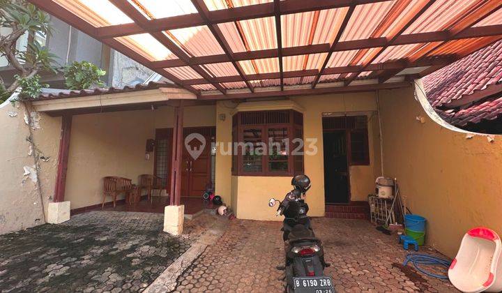 Rumah Nyaman Belakang Mall di Jl Lembang Komp Puri Cinere 1