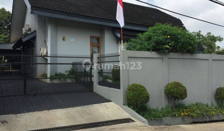 Rumah Nyaman Halaman Luas di Jl Lereng Indah Cinere 1