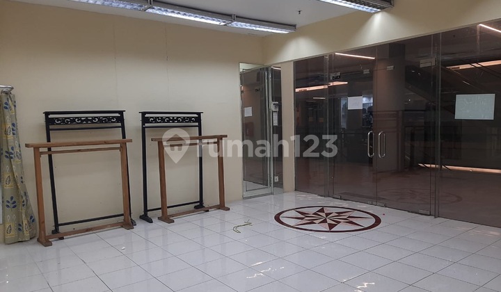 33 m2 Ready-to-Use Shop in Poins Mall Near MRT Lebak Bulus 33 m2 Ready-to-Use Shop in Poins Mall Near MRT Lebak Bulus