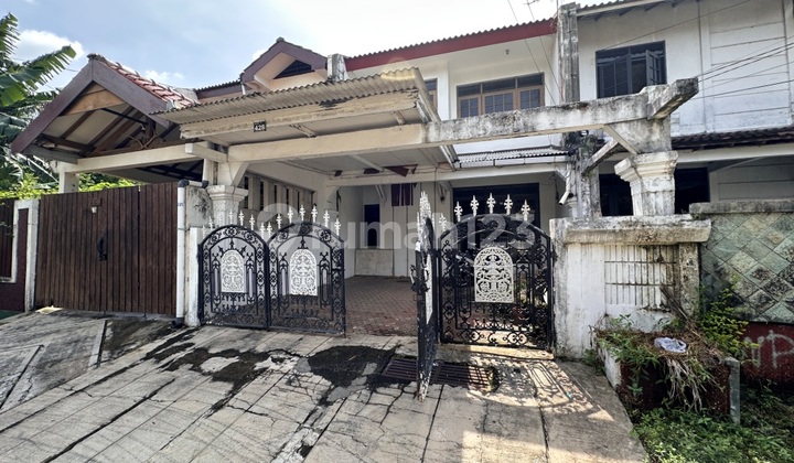 Rumah Nyaman di Jl Kalimantan Komp Megapolitan Cinere 2