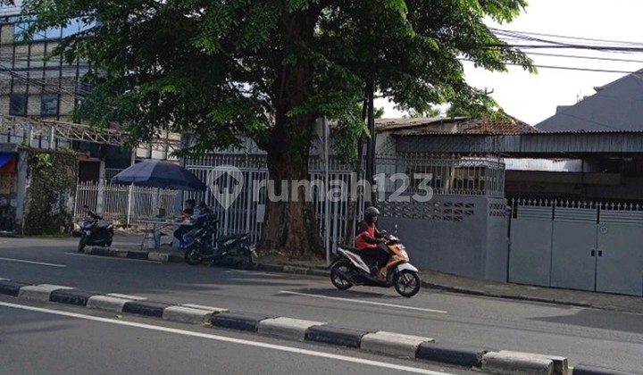 Calculate Landside Road House in Kebayoran Lama, Jakarta 2