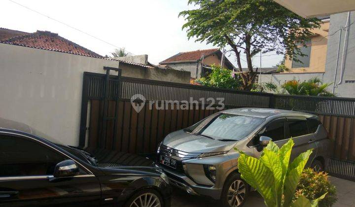 Rumah Qozy Modern Ada S pool di Jl Cipete Dalam I Jakarta 2