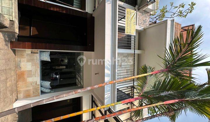 Rumah Qozy Cantik di Jl Pinang Kuningan Pdk Indah Jkt 1