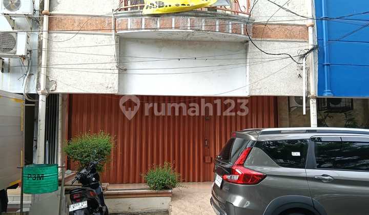 For Rent 3-Story Shop House in Pulomas Commercial Area, Kayu Putih Raya Street
