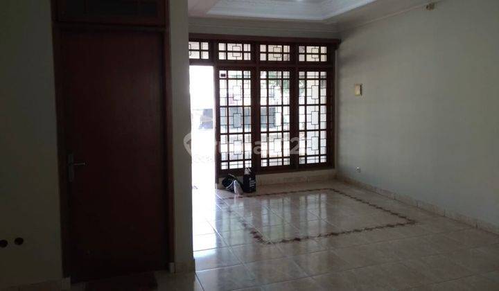 Rumah pinggir jalan raya di Pondok Kelapa Jakarta Timur 2