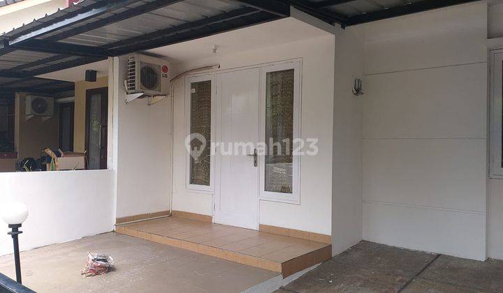 Rumah bersih siap huni di Kemang Pratama 2