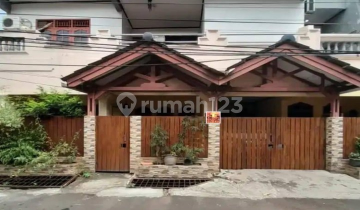 House in Rawamangun House in Rawamangun