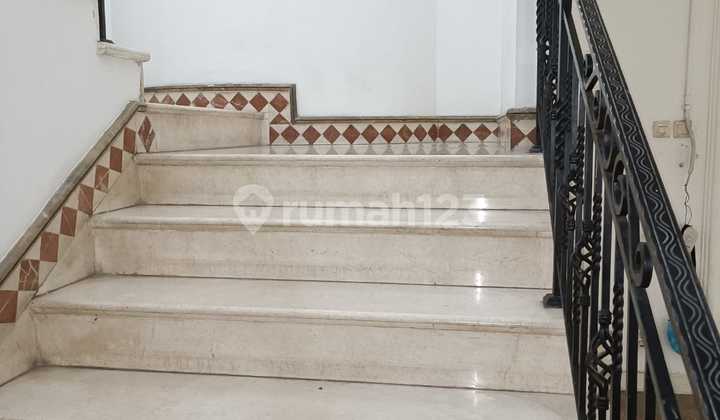 Well-Maintained Elite House Ready for Occupancy in Lembang, Menteng, Central Jakarta 2