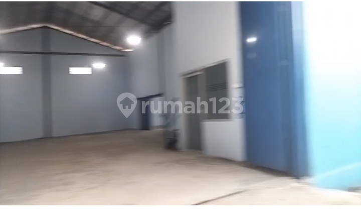 Warehouse for Rent in Mustikasari with Colt Diesel Access