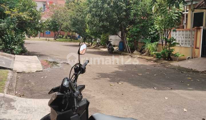 Ready-to-Occupy House in the Leading Cluster of Harapan Indah Bekas 2