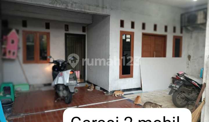 House by the Main Road in Pondok Kelapa, East Jakarta 2