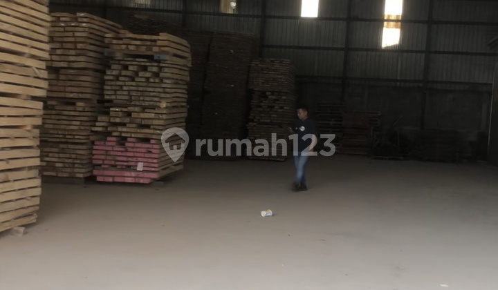 Warehouse for Rent in Tipar Cakung, East Jakarta