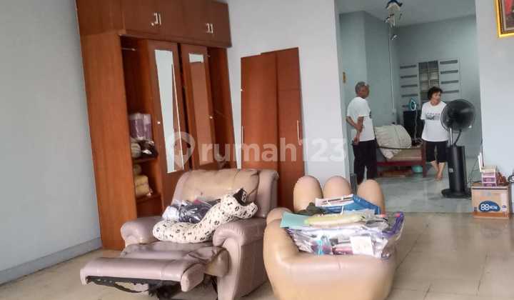Good and Ready-to-Occupy House in Senen, Central Jakarta 2