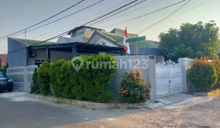 House in Pulogebang Permai, East Jakarta House in Pulogebang Permai, East Jakarta