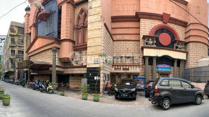 Dijual Gedung Ex Stadium Diskotik Terdiri Dari 13 Unit Ruko Gandeng Dijual Gedung Ex Stadium Diskotik Terdiri Dari 13 Unit Ruko Gandeng