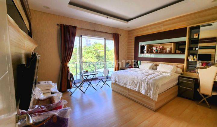 Disewakan RUMAH Mewah 3 Lantai Rumah Golf Residen at Kemayoran Jakarta Pusat FULL FURNISH 1