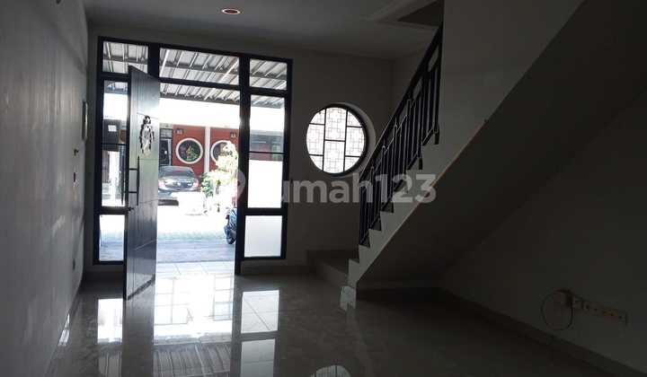 Disewakan Rumah Green Lake City Cluster East Asia Ukuran 4 x 15