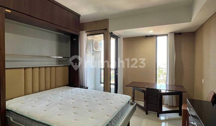 Apartemen Belleview 1 BR Lantai 21 Furnished View Pool & City