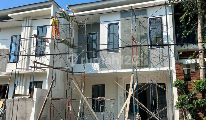 Rumah Baru Araya Tahap 2 American 2 Lantai Di Jalan Boulevard
