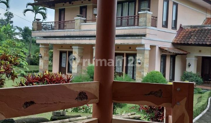 Luxurious Peak Prigen Villa 2 Storey Corner Fully Furnished Ready to Use Luxurious Peak Prigen Villa 2 Storey Corner Fully Furnished Ready to Use