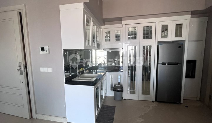 Rent The Peak Apartment 3 BR 30th Floor Furnished Luxury + Private Elevator