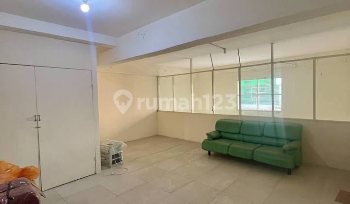 Rent a Shop House in Dupak Grosir Complex, Jalan Gundih 3 with Floor + Goods Lift 2