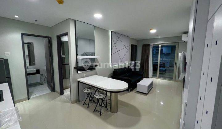 Apartemen Praxis 2 BR Lantai 17 Fully Furnished Dekat Tunjungan 1