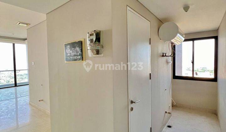 Apartemen Voila Ciputra World 4 BR Corner Lantai 36 Balcony Luas 2