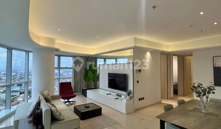 Apartemen One Icon 3 BR Corner Lt 26 Private Lift Furnished Mewah 2
