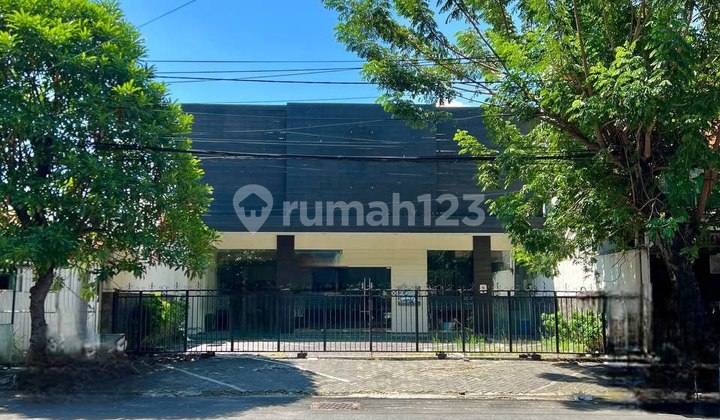 2-Story Business House on Baratajaya Street, Strategically Located, Former Restaurant & Office