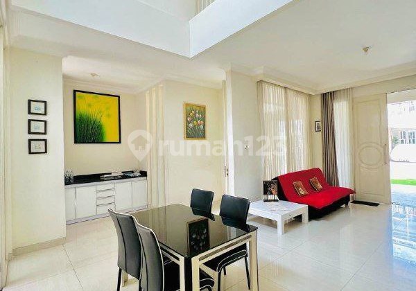 Sewa Rumah Mewah Pakuwon City Cluster Long Beach 2 Lantai Furnish 2