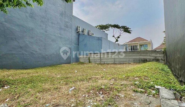 Rent a Strategic Business Lot at Pakuwon Square in the Favorite Row Rent a Strategic Business Lot at Pakuwon Square in the Favorite Row