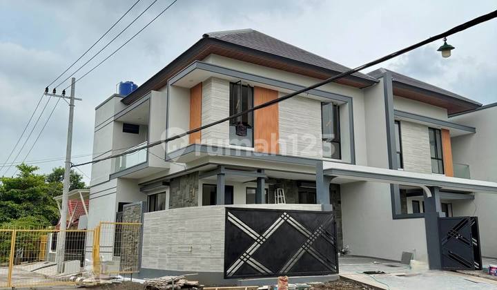Rumah Baru Modern di Perumahan Sutorejo Prima 2 Lantai Tipe Hoek Rumah Baru Modern di Perumahan Sutorejo Prima 2 Lantai Tipe Hoek