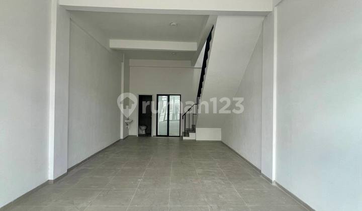 Shop for Rent on Main Boulevard Grand Eastern, 2 Floors, Spacious Parking 2