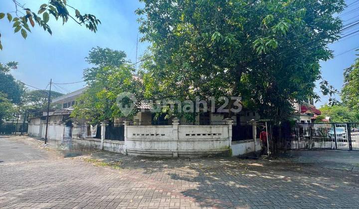Rungkut Asri North 2-Story House, Corner Lot with Easy Access to Main Road 2