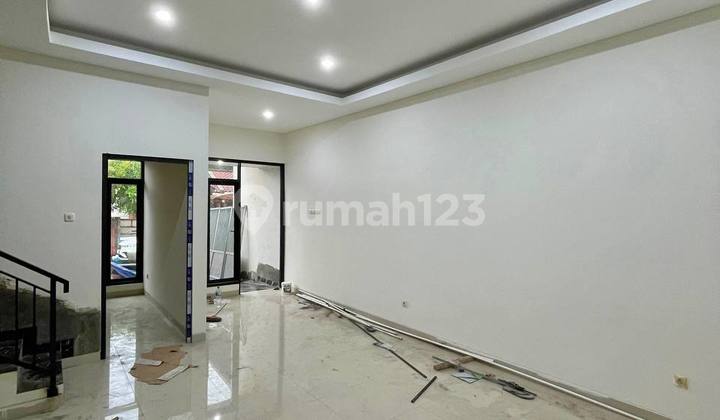 Rumah Baru Rungkut Mapan 2 Lantai Ada Backyard & Area Cuci Jemur 2