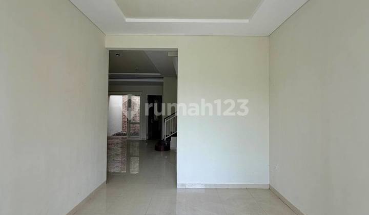 Rumah Baru di Gayung Kebonsari 2 Lantai Lebar 7 Hadap Selatan 2